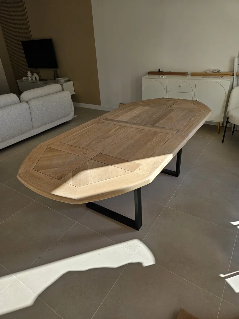 Table en chêne massif aspect brut huilé - Ameublement Pradel